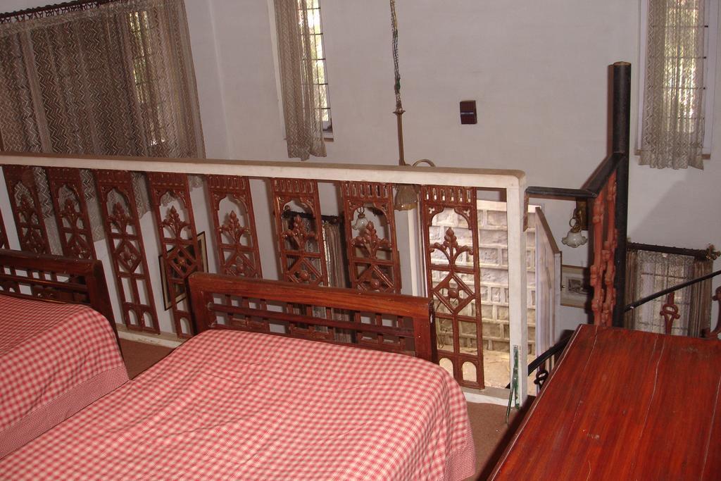 The Red House Bed and Breakfast Ooty Δωμάτιο φωτογραφία
