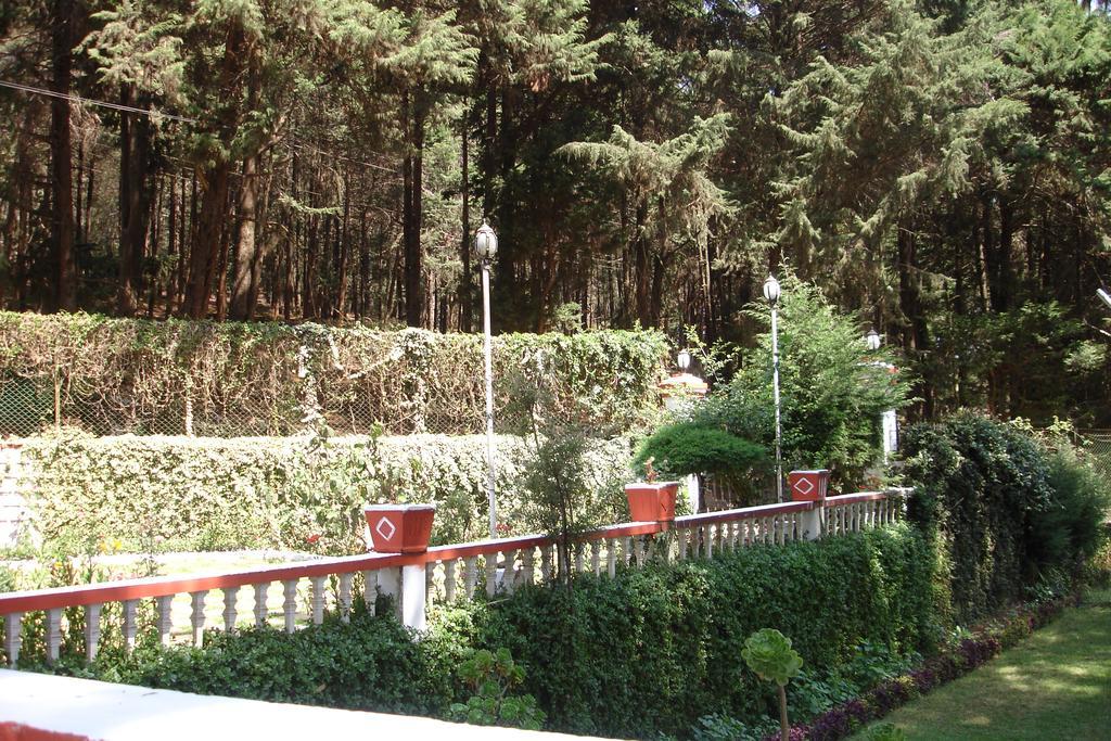 The Red House Bed and Breakfast Ooty Εξωτερικό φωτογραφία